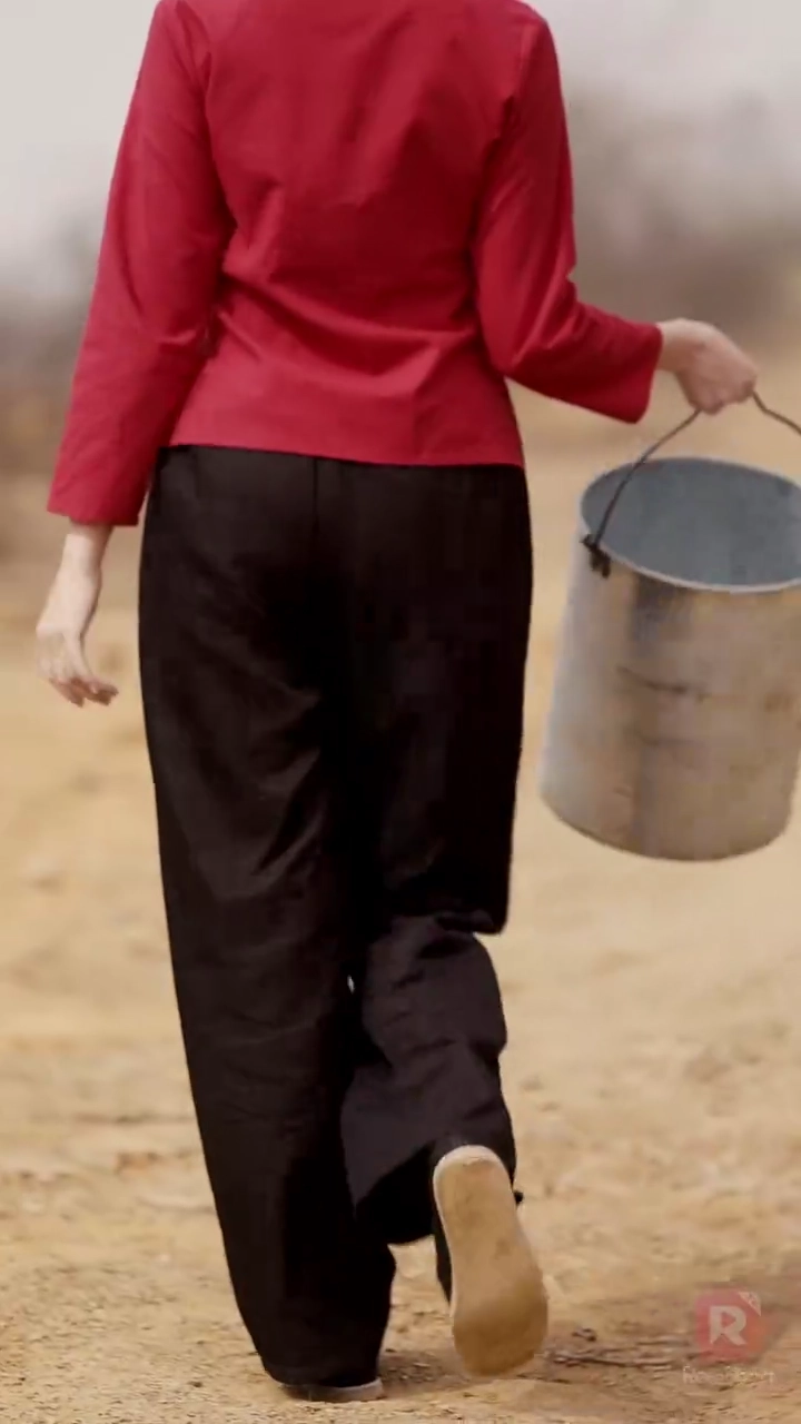 หญิงสาวผู้นำโชครูปภาพ