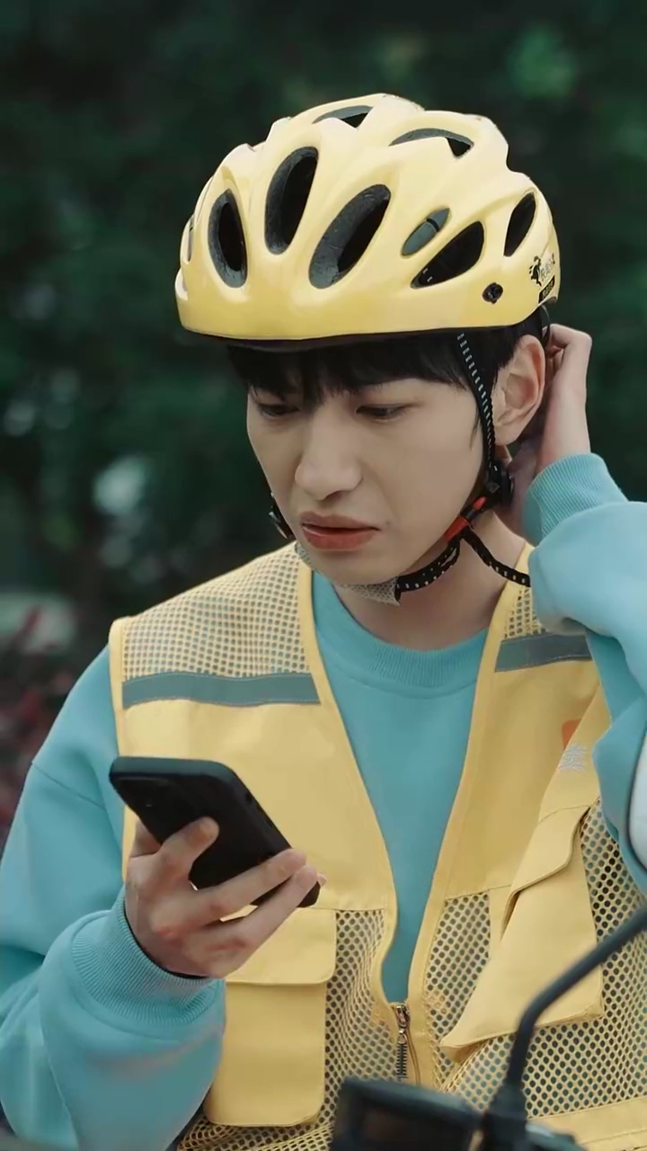 英雄の証はデリバリーボックス写真