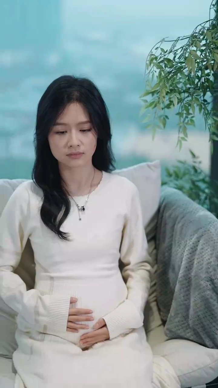 The Boss's Devious WifePhoto