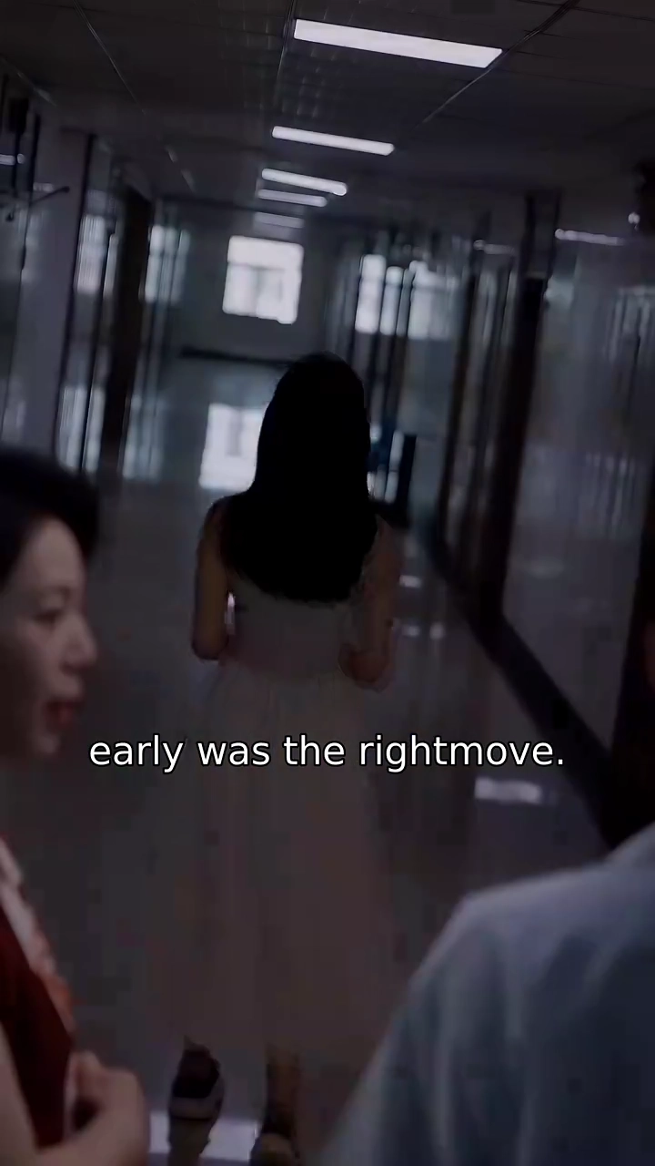 The CEO And His Runaway GirlfriendPhoto