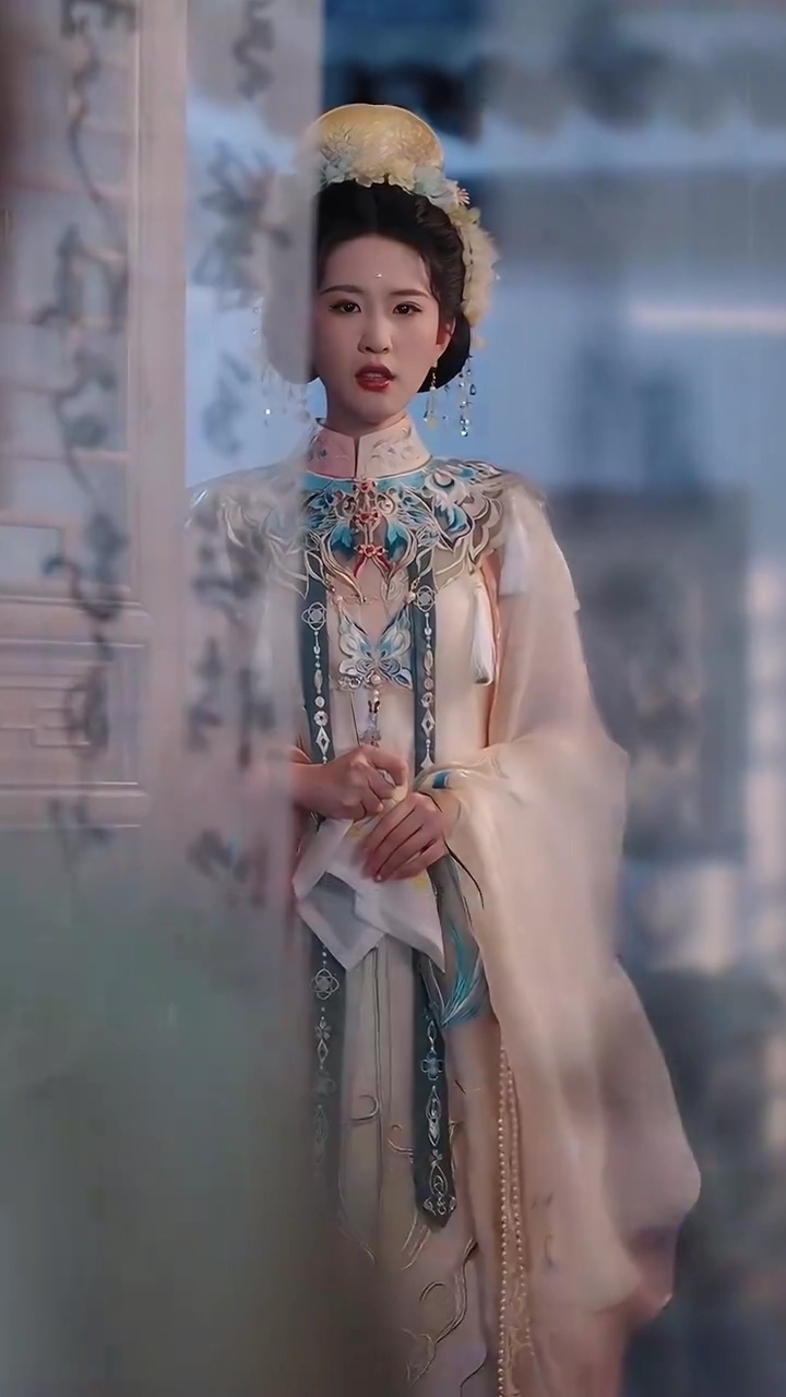 For a King's True Love, a Pawn Must Be SacrificedPhoto