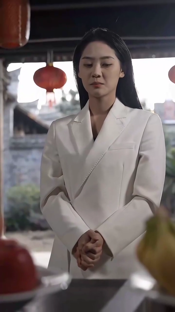 The Heirs' Treasure Hunt BeginsPhoto