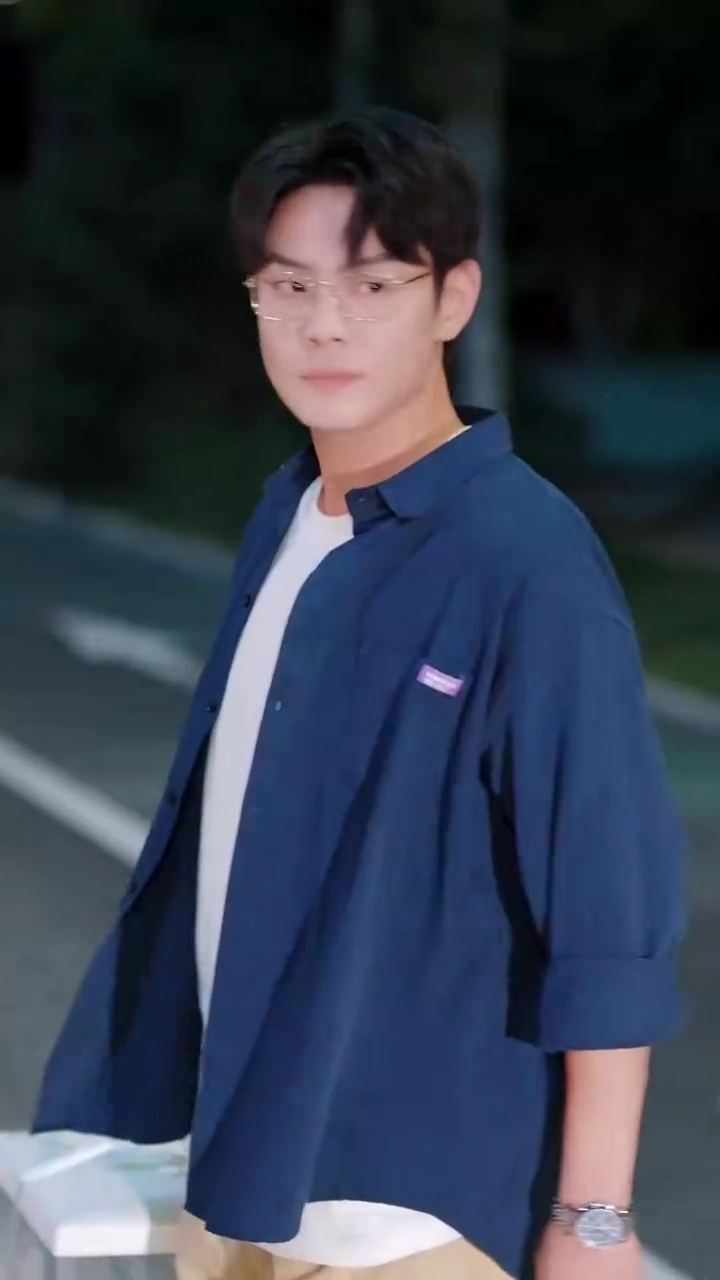 折れた手、断ち切った絆写真