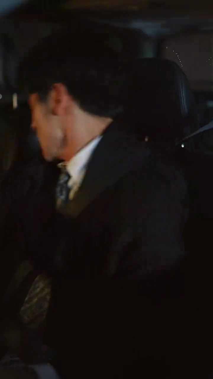 車事故の死体と失踪した妻写真