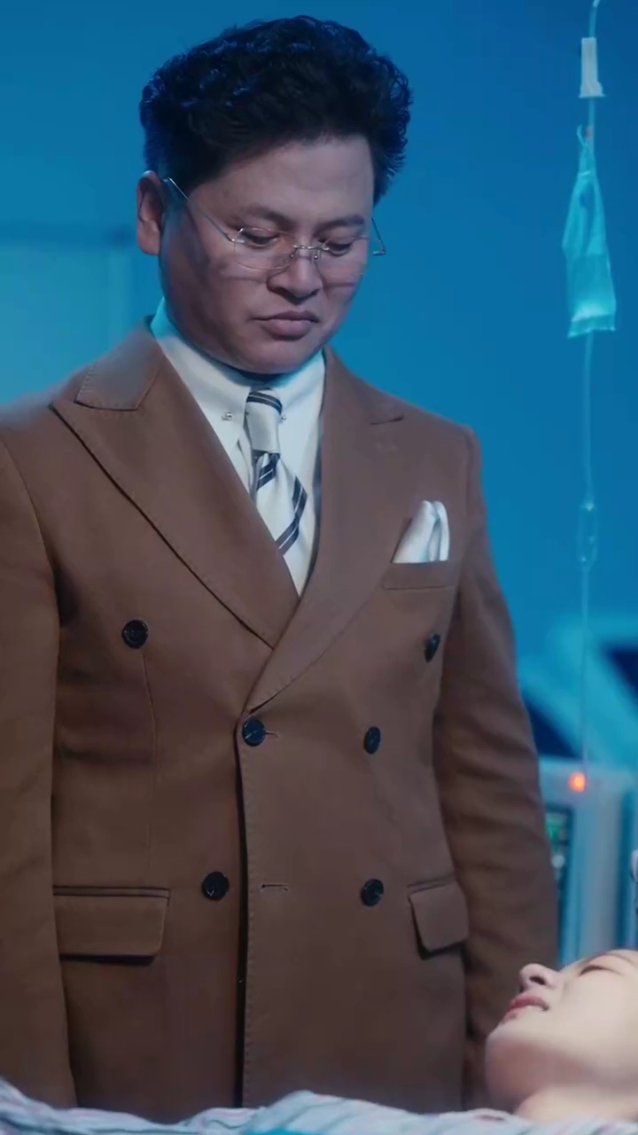 冷たい王のもとに、孤注一擲の娘写真