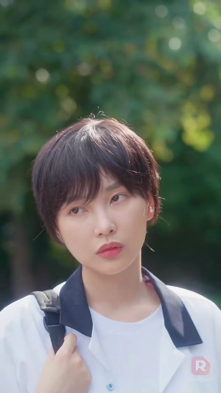 女ボス、男子校へ行く写真