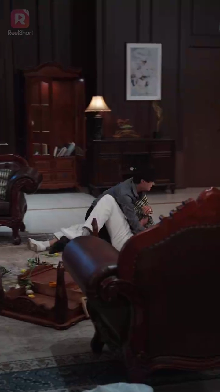 転生した実母、息子たちの修羅場に立つ写真