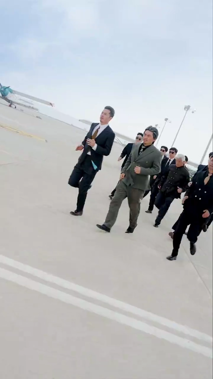 「最年長」の同僚を悪くするな写真