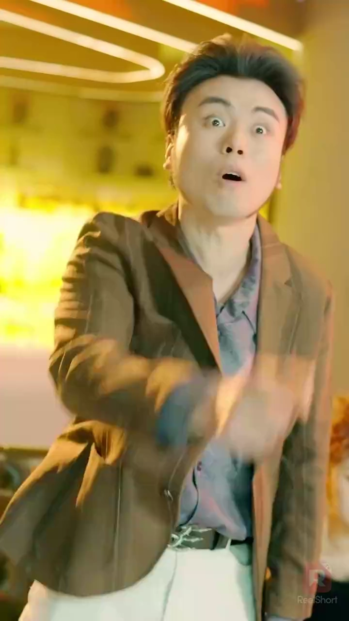 99日の跪きから始まるスター伝説写真