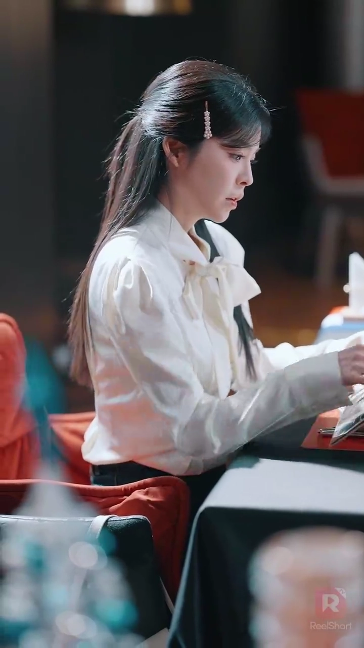 皆が媚びる女を、 私が終わらせる写真