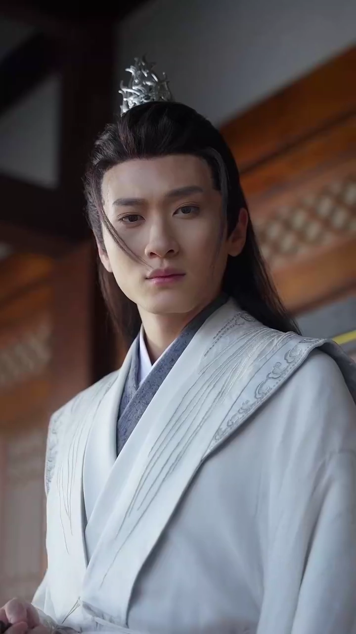 誘惑の最期の月写真