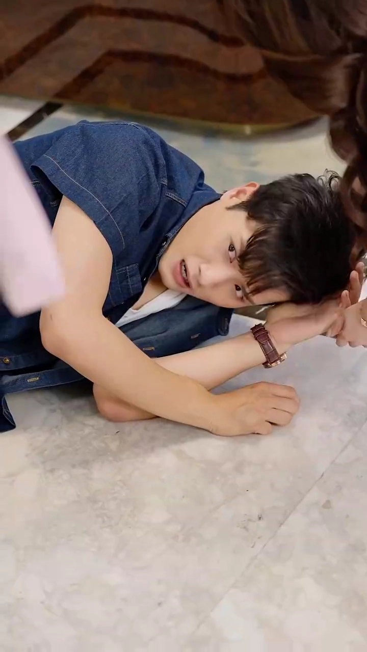 彼女の没落、彼の超能力逆襲写真