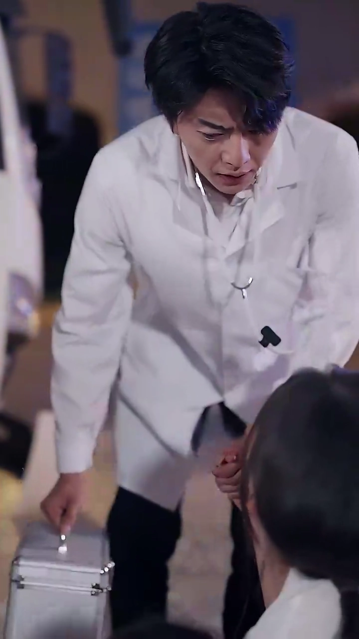 お待たせ、私の復讐どうぞ写真