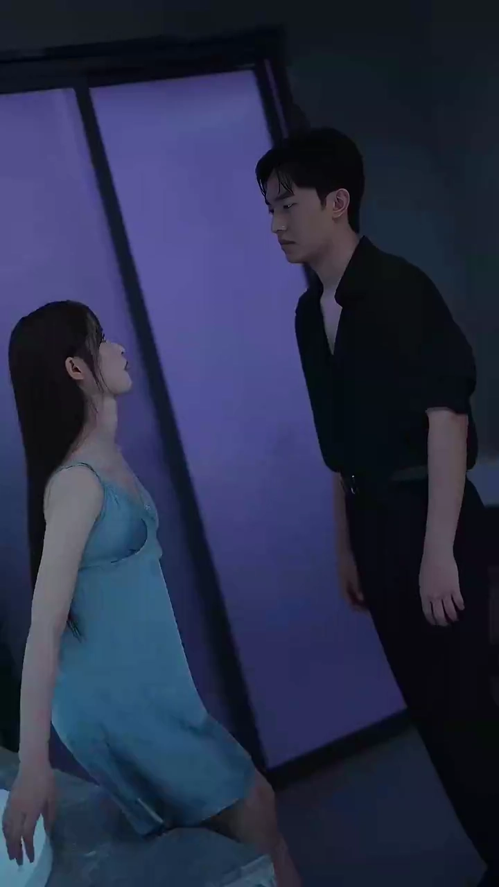 A Scheme To Love HerPhoto