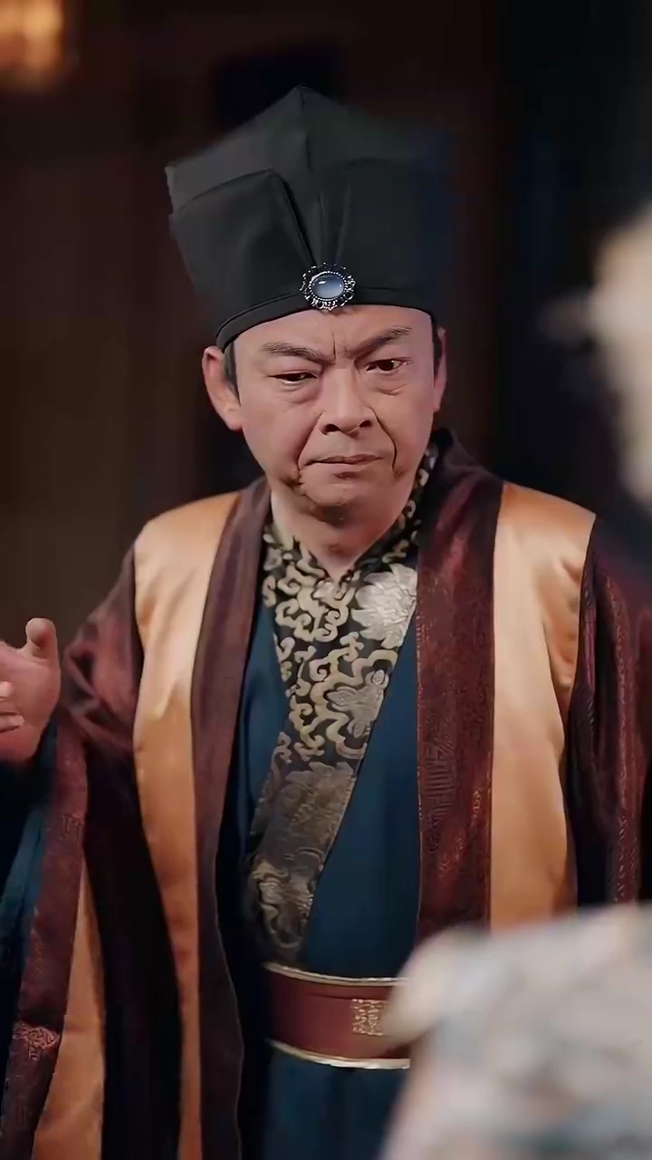 For a King's True Love, a Pawn Must Be SacrificedPhoto