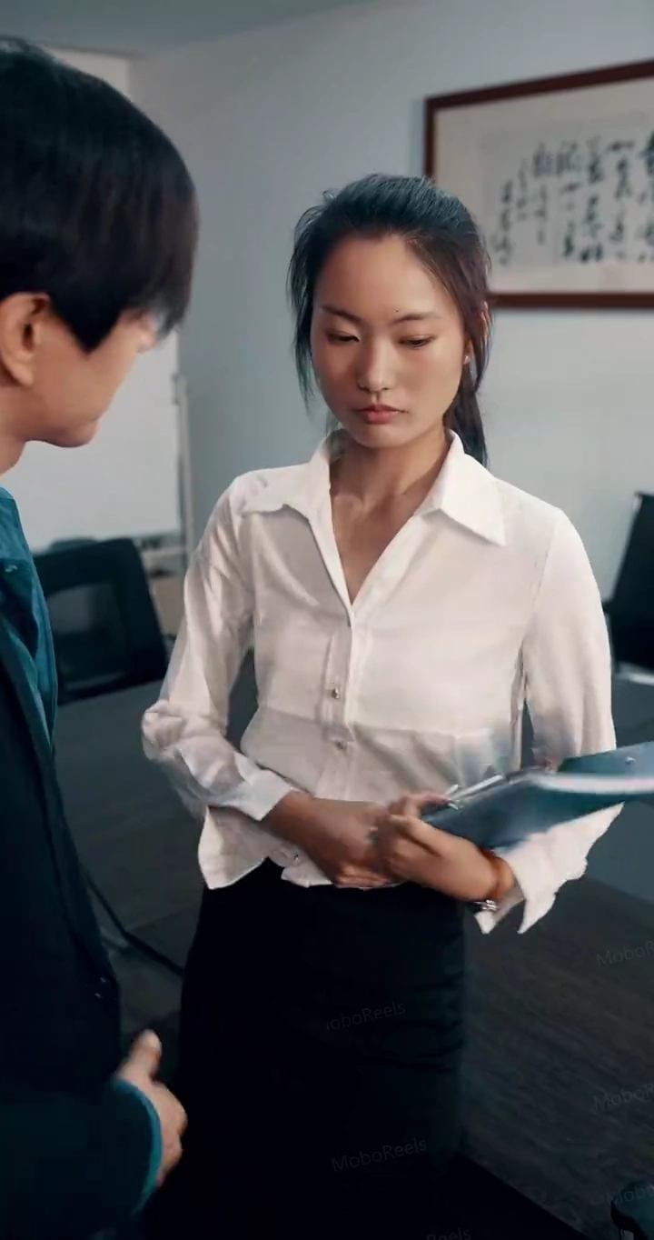 Pursuing My Wife Isn't EasyPhoto