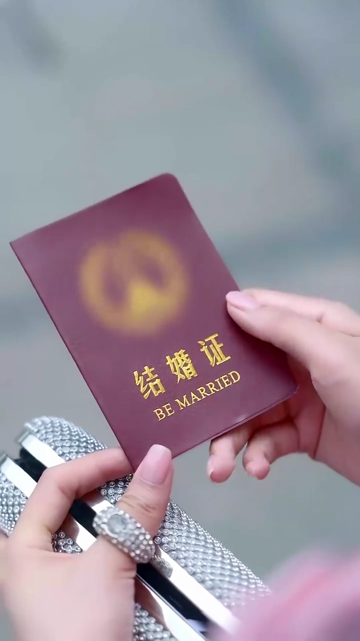 The Doting PretenderPhoto