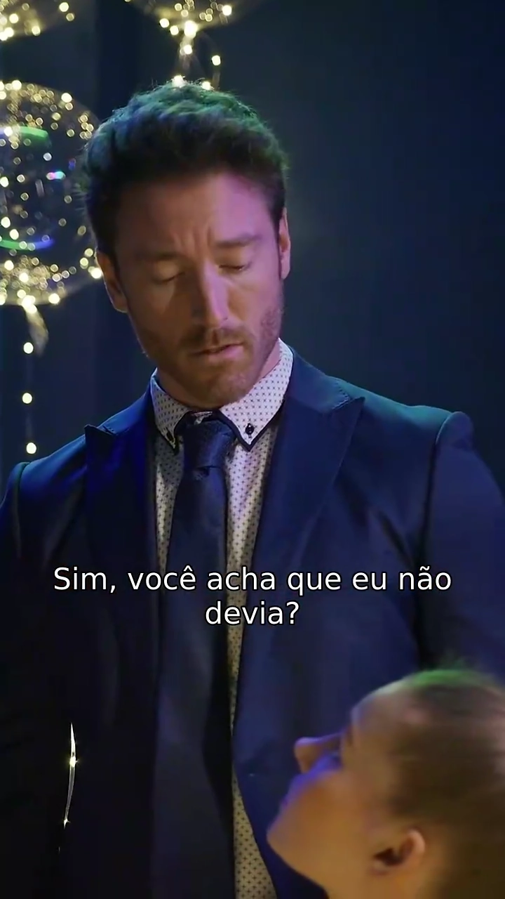 O melhor amigo do papai me tornou sua esposa bilionáriaFoto