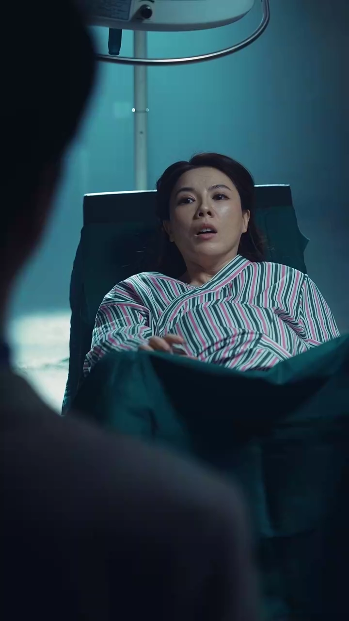 出産後の裏切り、決断の後に甦る写真