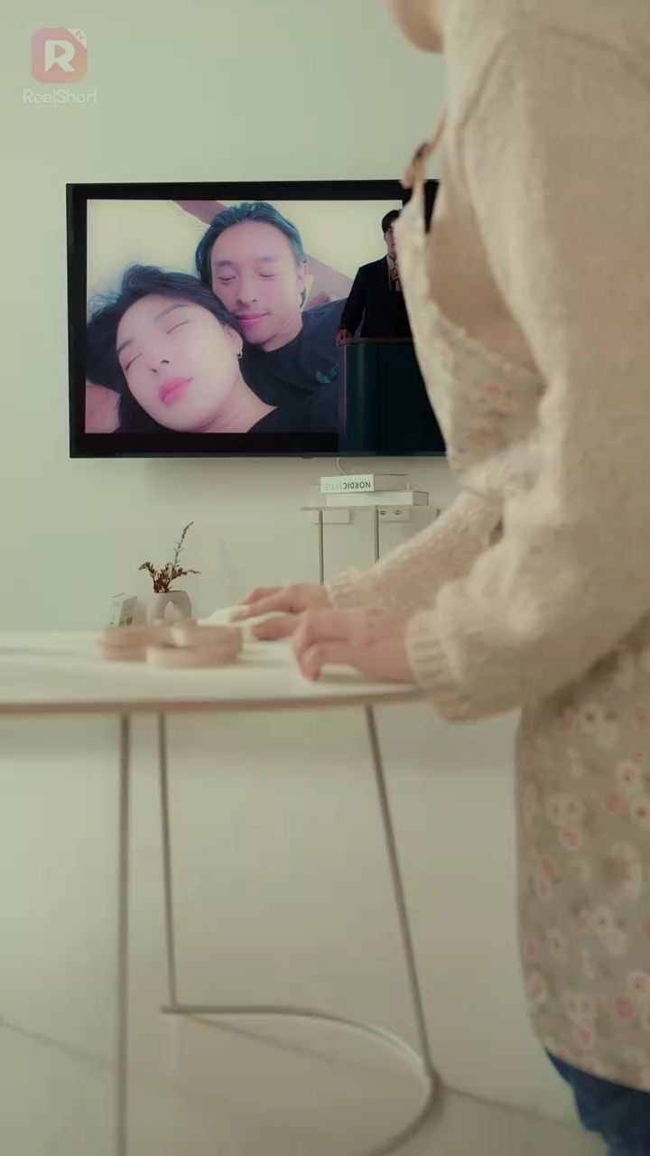 一夜に国民的不倫女写真