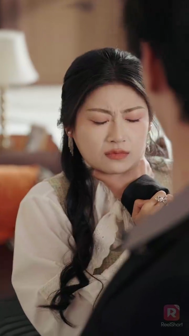 転生した実母、息子たちの修羅場に立つ写真