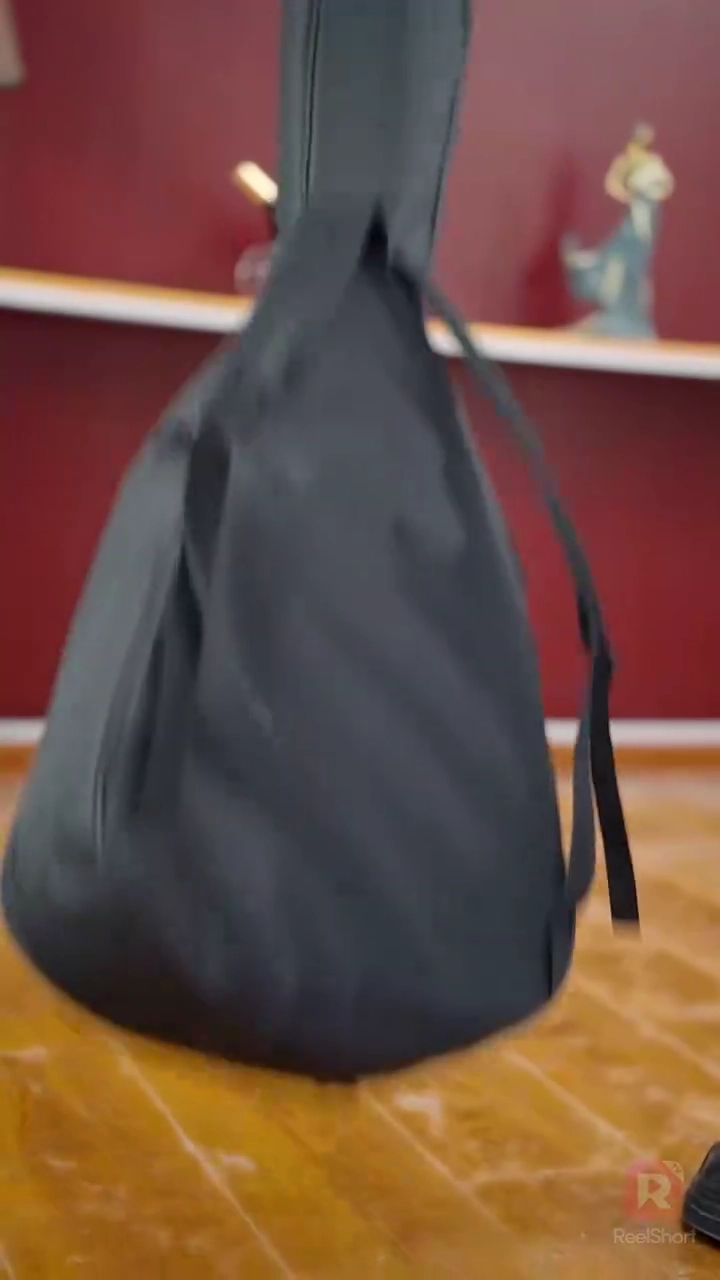 99日の跪きから始まるスター伝説写真