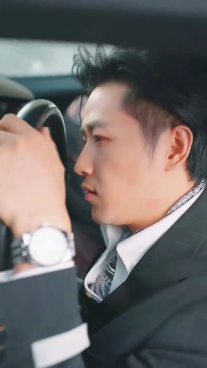 失憶した社長との家庭写真