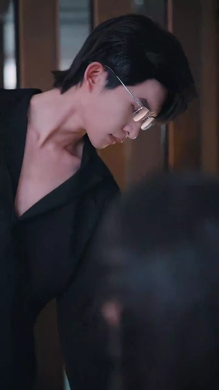 Addicted to Her Divine BeautyPhoto