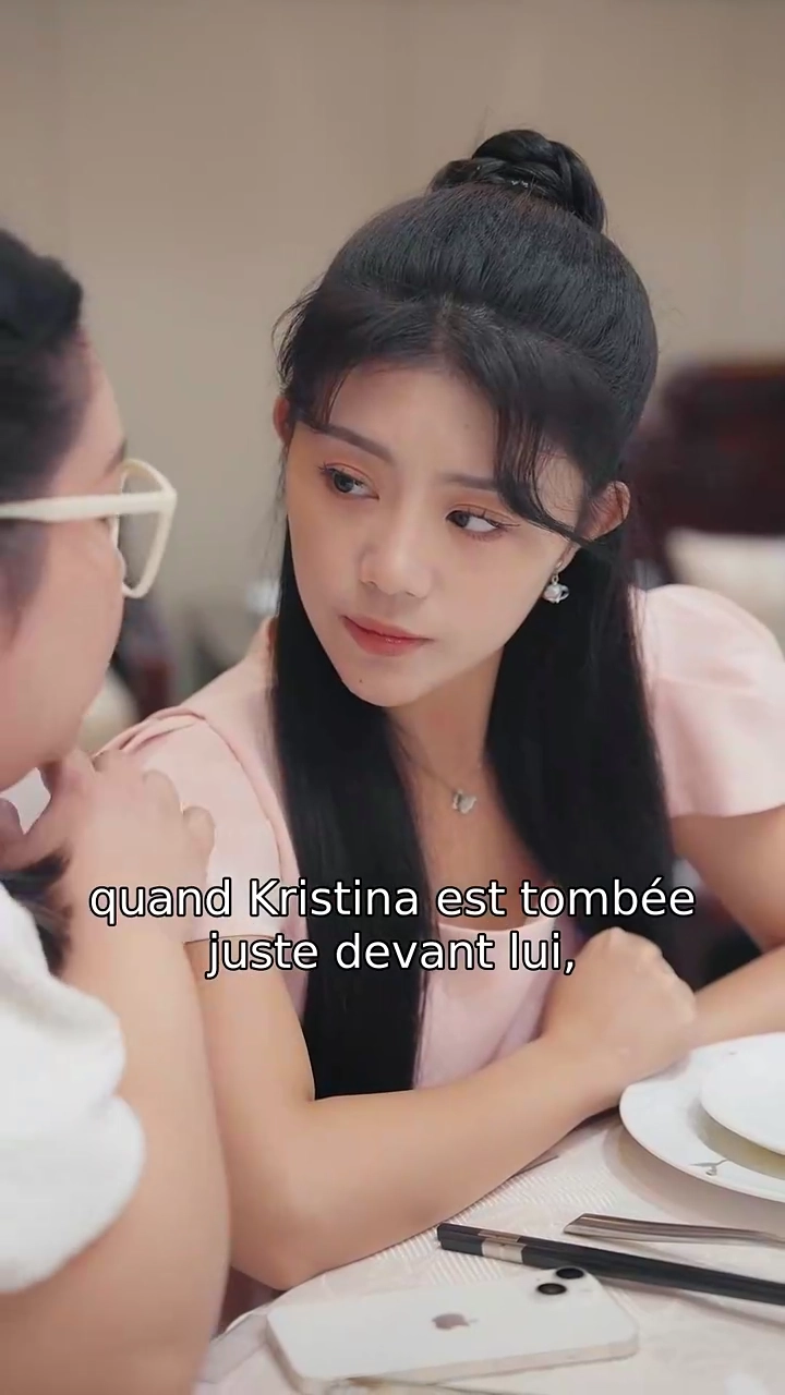 Attention, voici sa chère femmePhoto