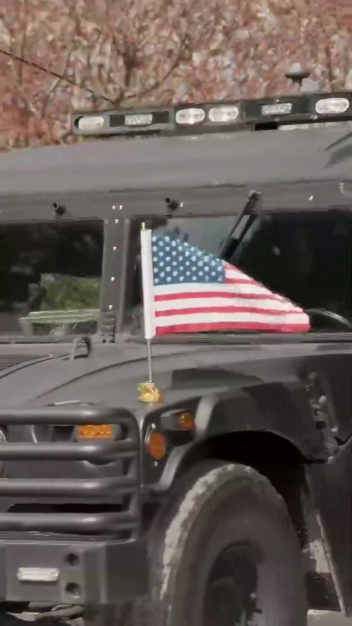 M'intimider ? Pas de pitié de la part de Victoria !Photo