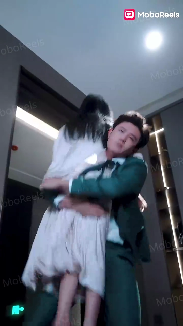 CEOの口がきけない妻写真