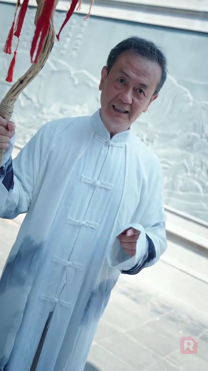 伝説の龍王、乞食から奇跡の治癒へ写真