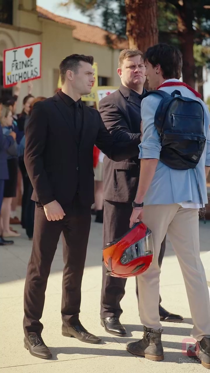 宿敵の王子様とキスした！写真