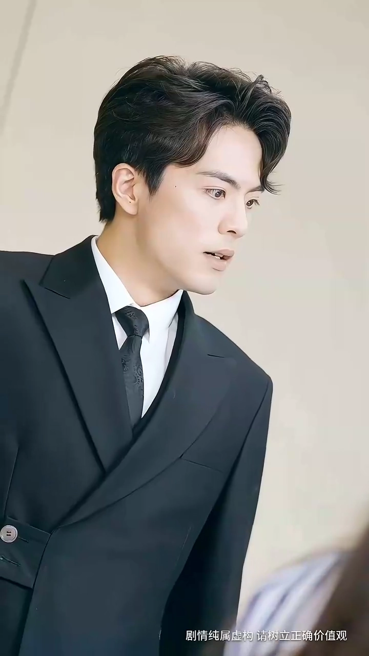 L'Amour Entend le SalutPhoto