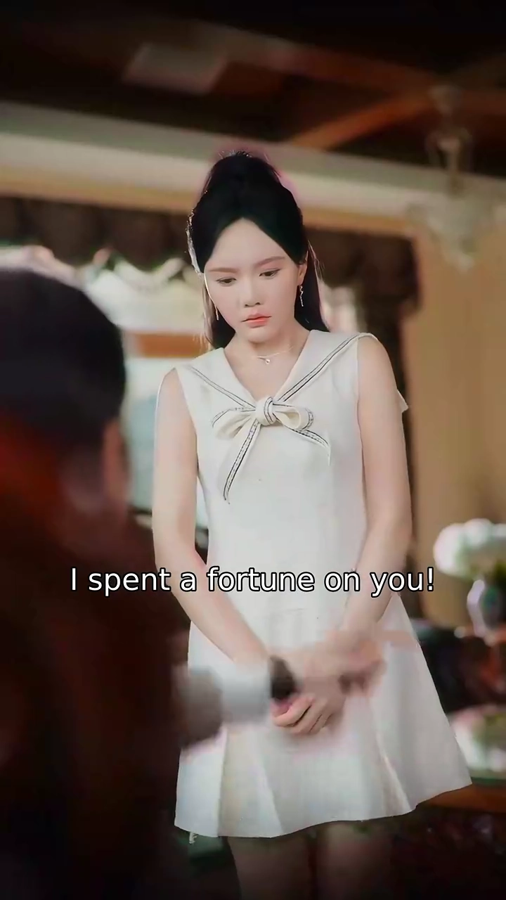 She's Not a Delicate Heiress, She's a War GoddessPhoto