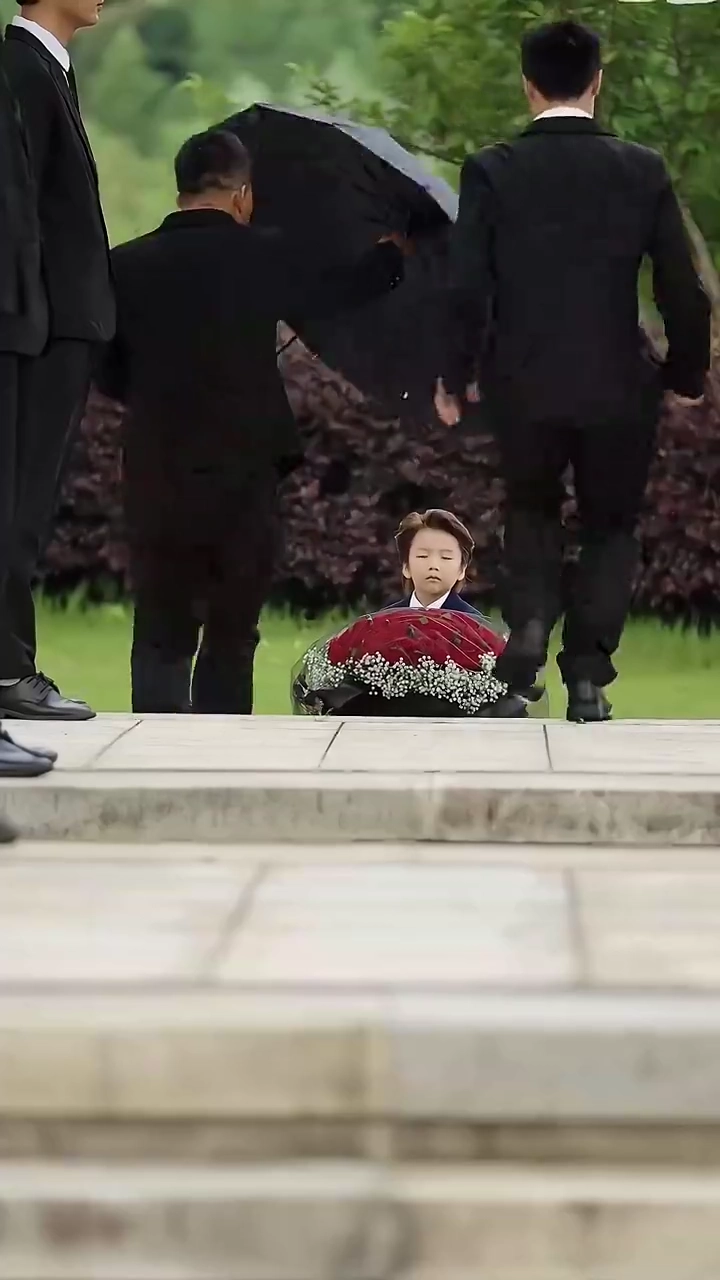 Her Mysterious New HusbandPhoto