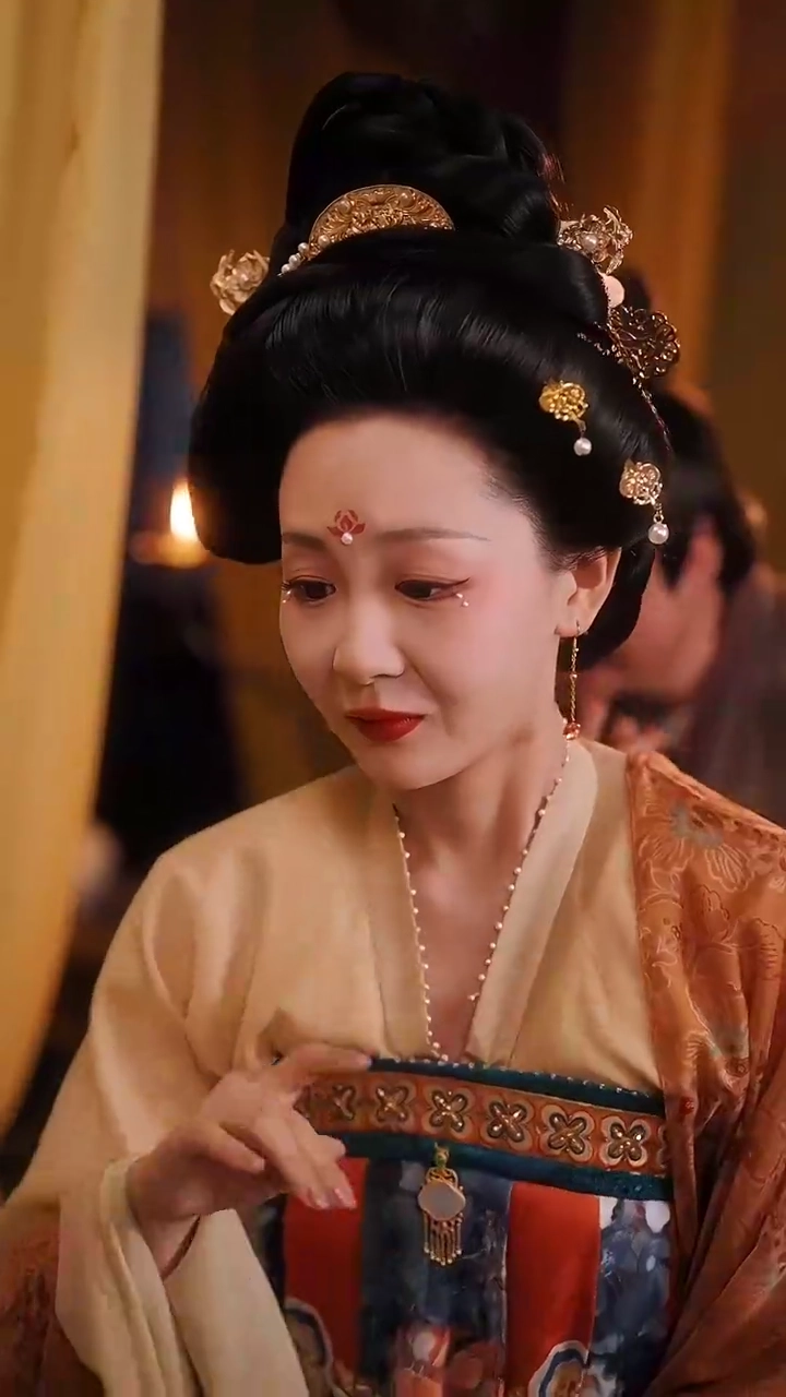 ただの王族の夫が、実は皇帝陛下!?写真