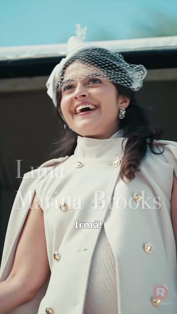 Confundida Como Sua Companheira: O Arrependimento de LunaFoto