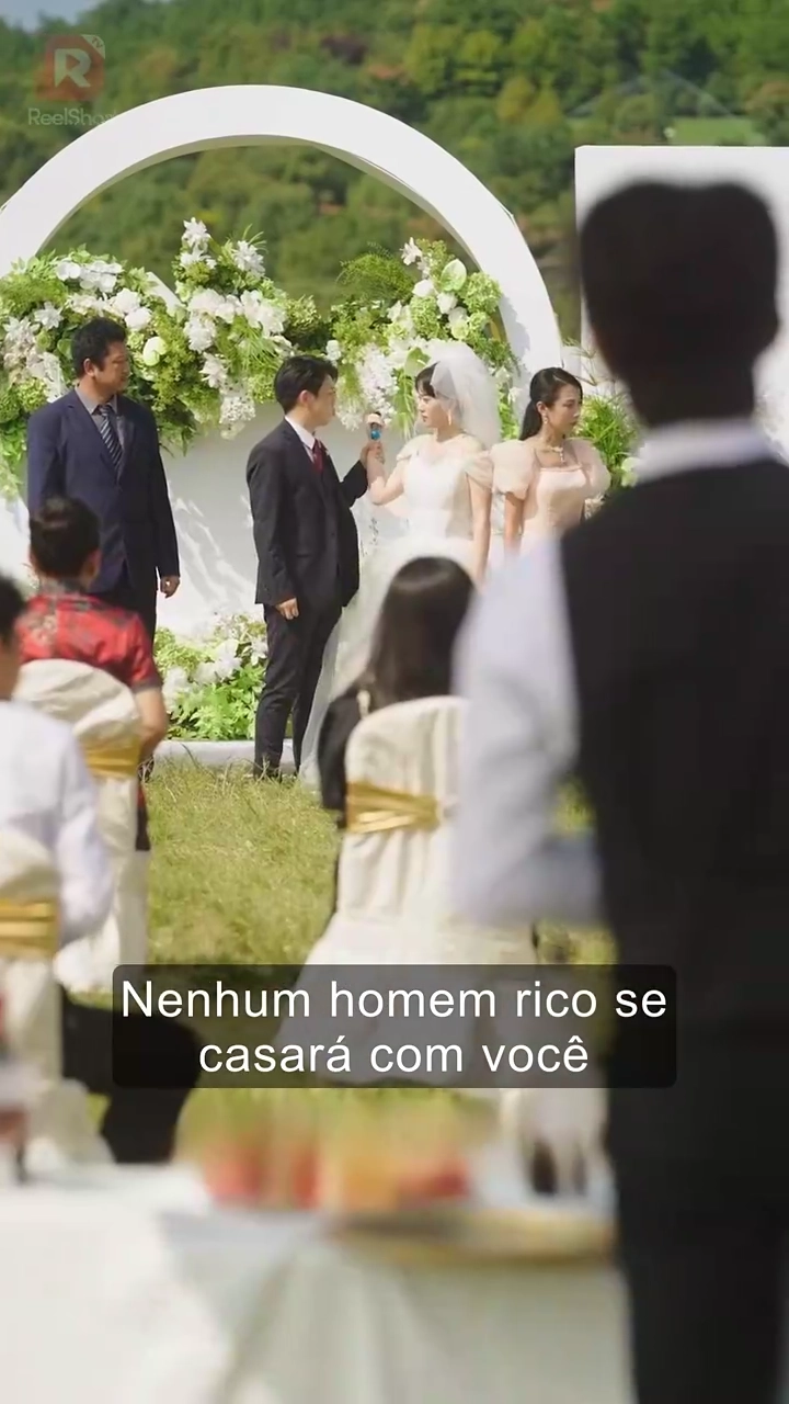 Garçom com quem me casei era um figurãoFoto