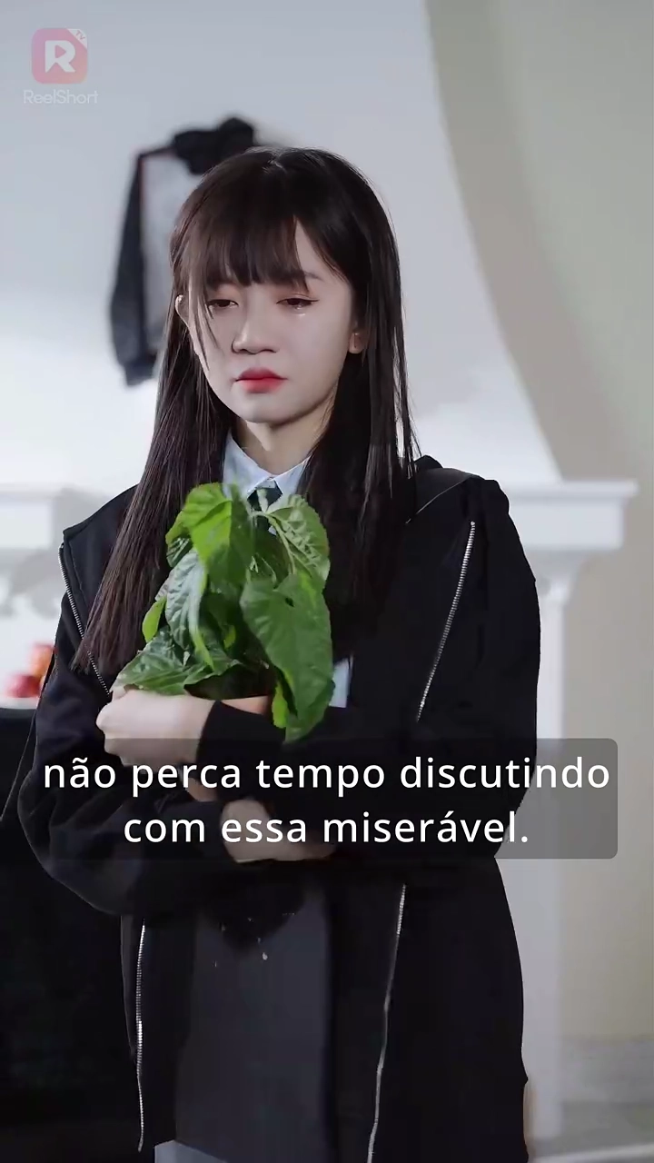 A Senhorita Mimada é uma Grande Personagem OcultaFoto