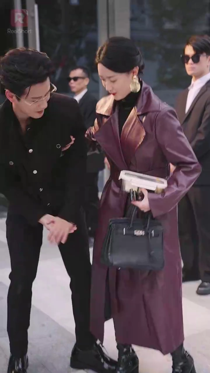 เล่นของเธอ มันจบแล้วรูปภาพ