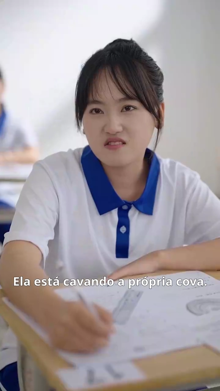 [Versão dublada] Suspeita de traição: Quando a verdade surgeFoto