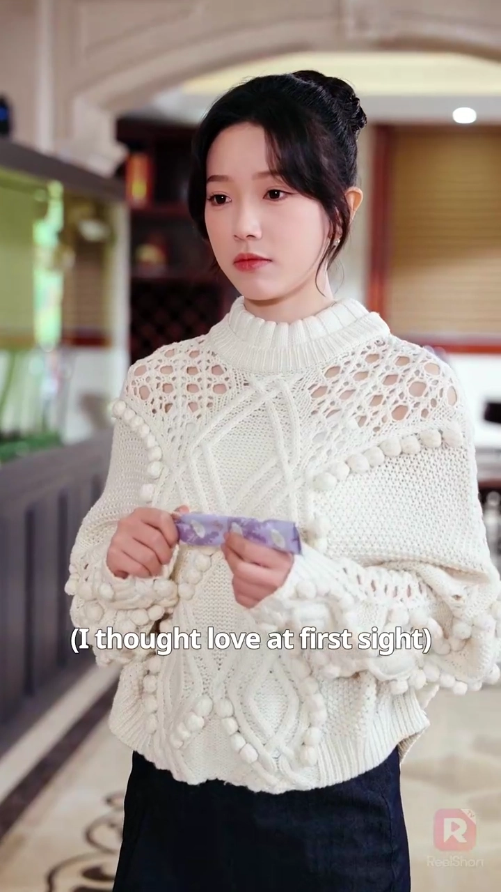 Falling for My Gold-Digger Wife (English-dubbed)Foto