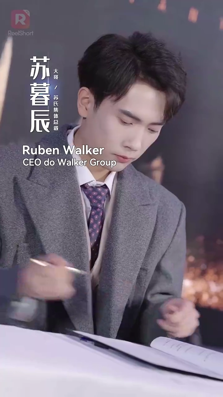 Após o Término, Mimada por Três Irmãos PoderososFoto