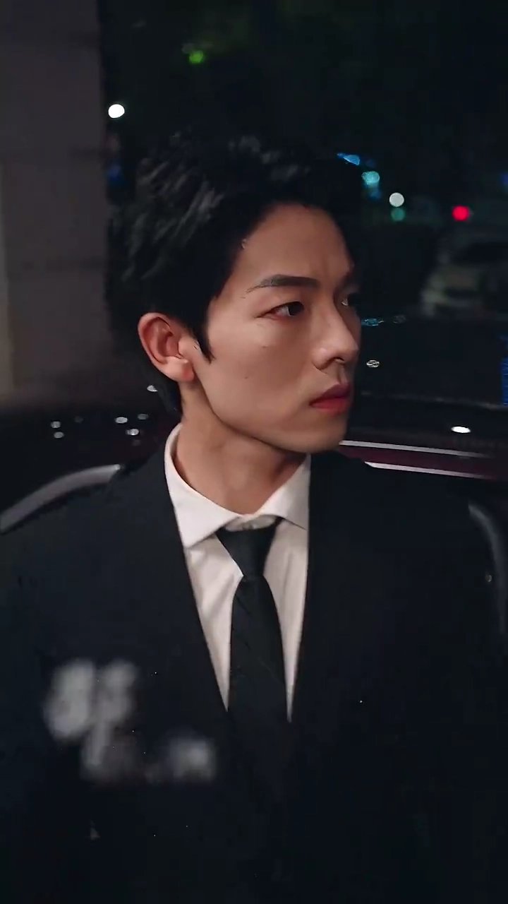 Почему Любовь Так Коварна?фото