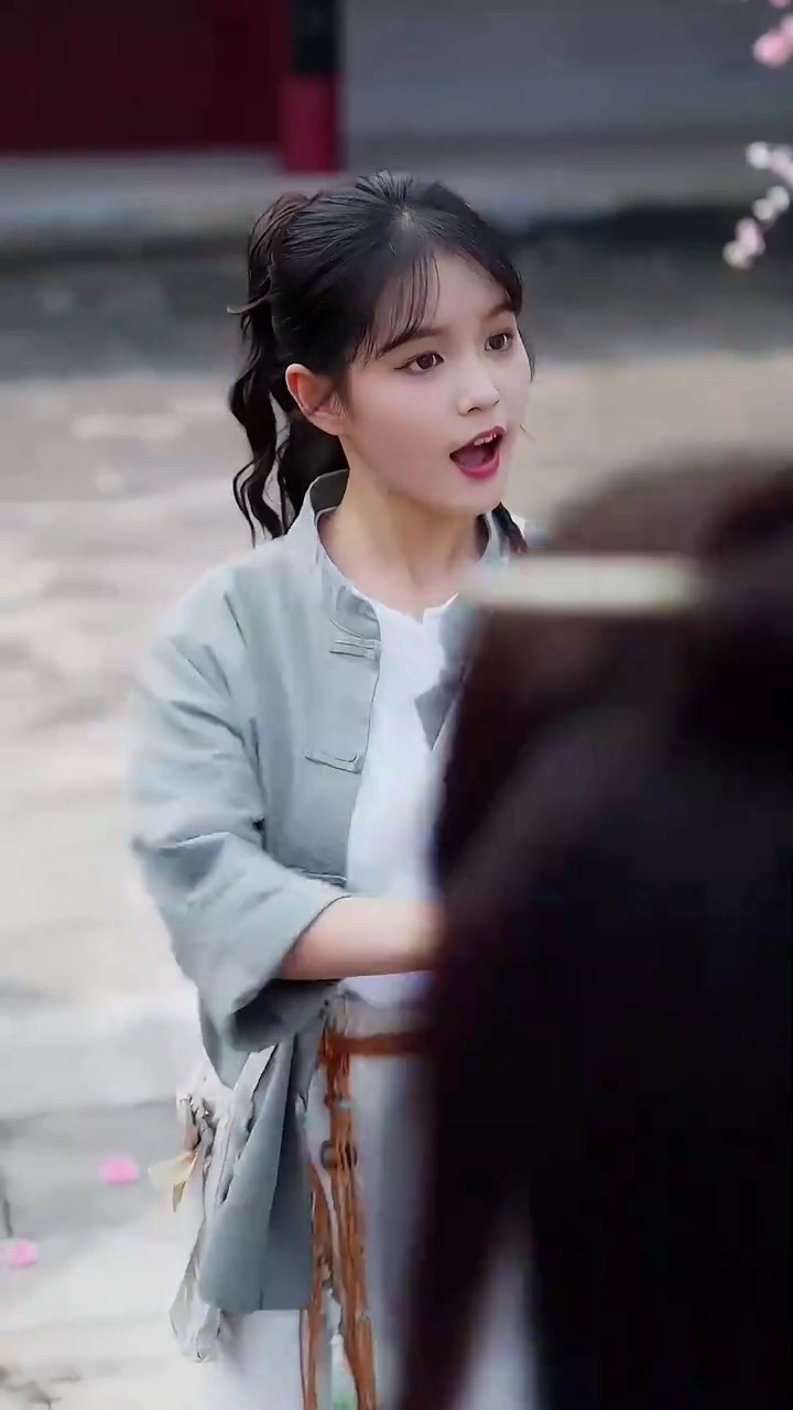 天然妻は添い寝で修行中！？写真