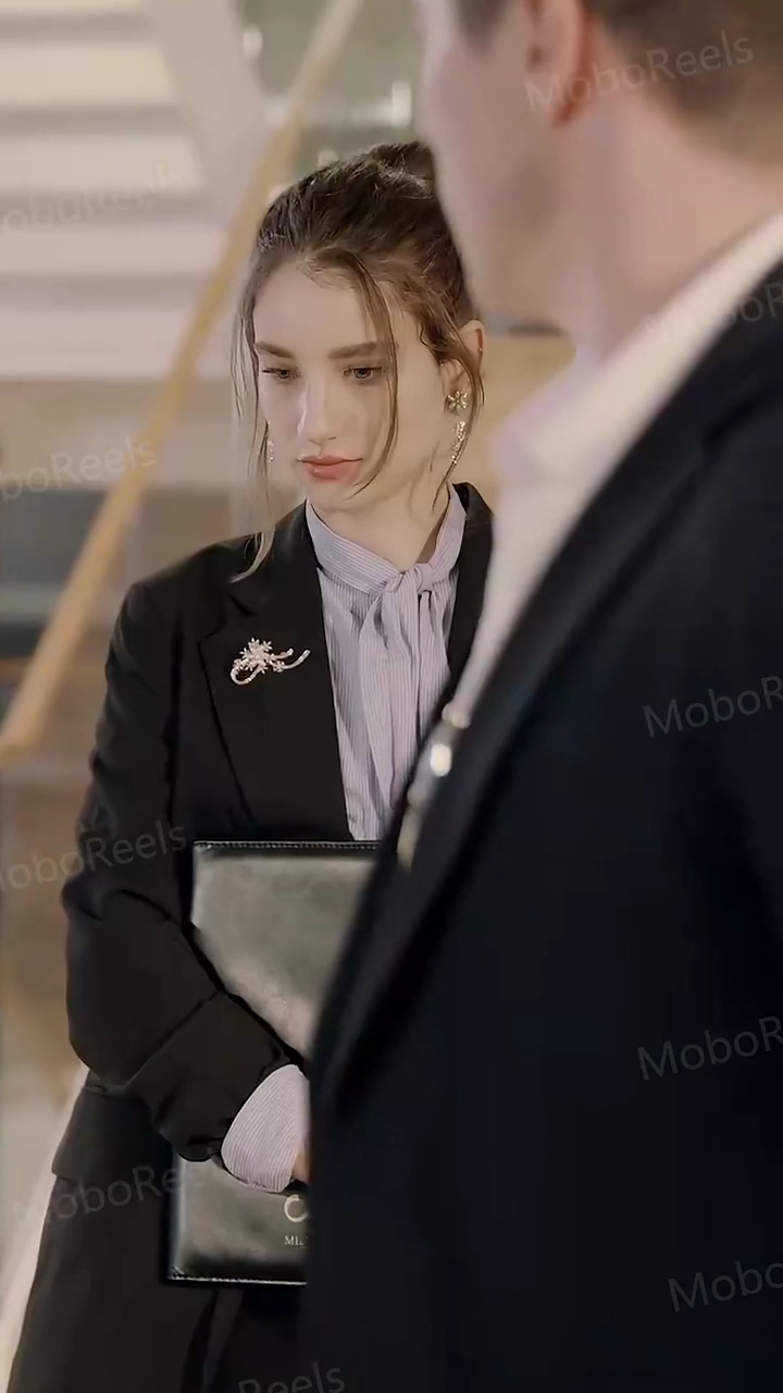 ヤバい！私って上司と寝ちゃったの？写真