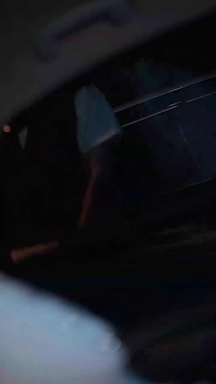 Dia Bukan Sopir Biasafoto