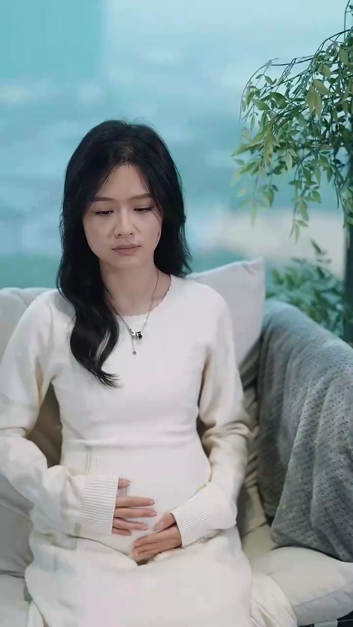 Istri CEO yang Tak Termaafkanfoto