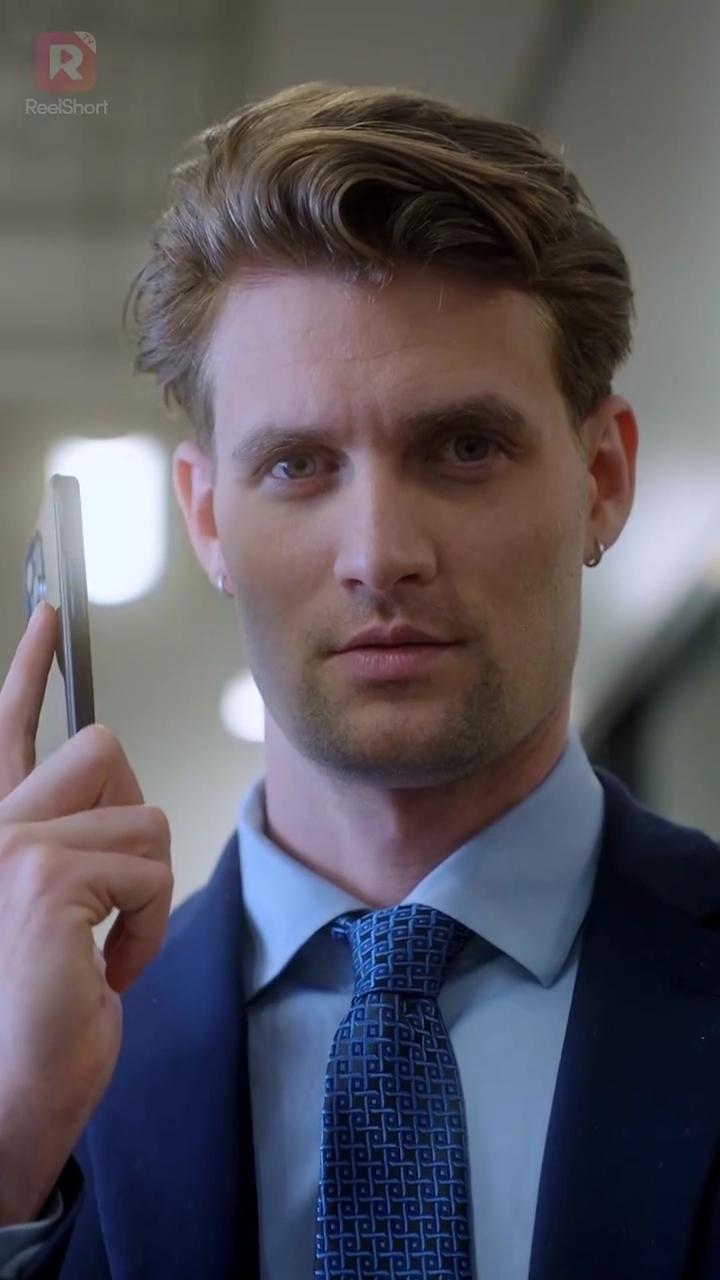 Беременна от миллиардера и испорчена имфото